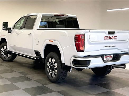 New 2026 GMC Sierra 2500 Denali w/ Denali Reserve Package AWD/4WD image 2
