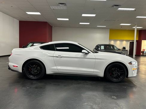 Used 2020 Ford Mustang Premium image 8