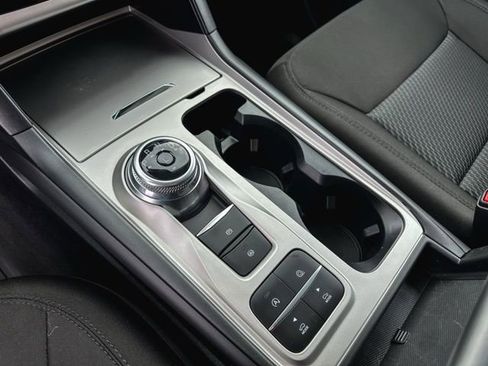 Used 2024 Ford Explorer XLT image 18