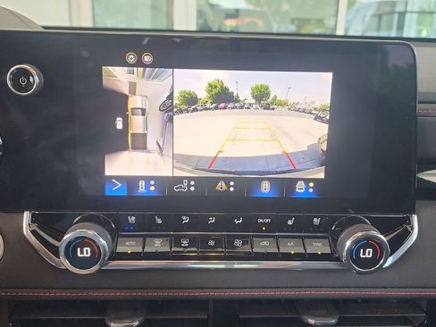 Certified 2024 Chevrolet Colorado Z71 w/ Z71 Convenience Package 2 AWD/4WD image 15