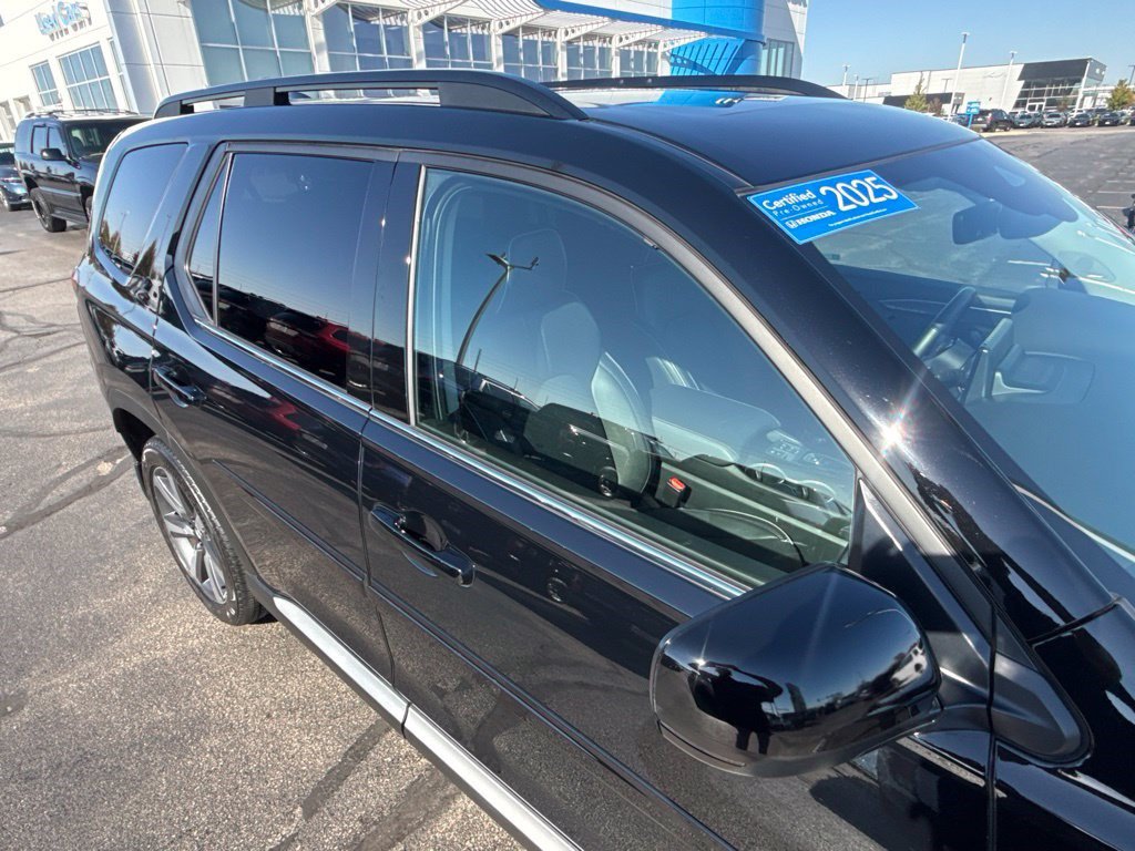Used 2025 Honda Pilot Elite image 13