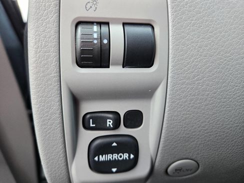 Used 2013 Subaru Forester 2.5X Limited image 15