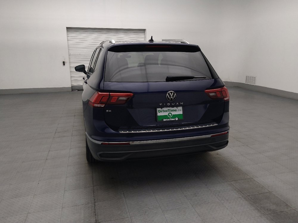 Used 2023 Volkswagen Tiguan SE w/ Panoramic Sunroof Package FWD image 6
