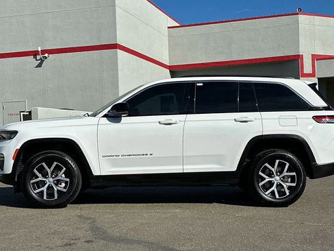 Used 2024 Jeep Grand Cherokee Limited w/ Trailer Tow Package image 9