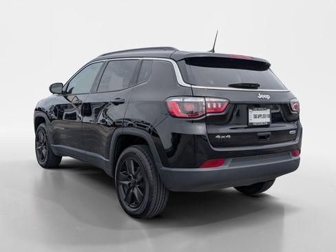Used 2022 Jeep Compass Latitude AWD/4WD image 4