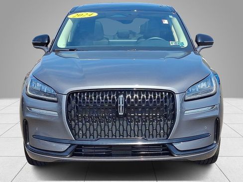 Used 2024 Lincoln Corsair AWD w/ Equipment Group 101A image 3