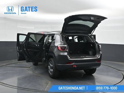 Used 2022 Jeep Compass Trailhawk w/ Trailhawk Convenience Group AWD/4WD image 53