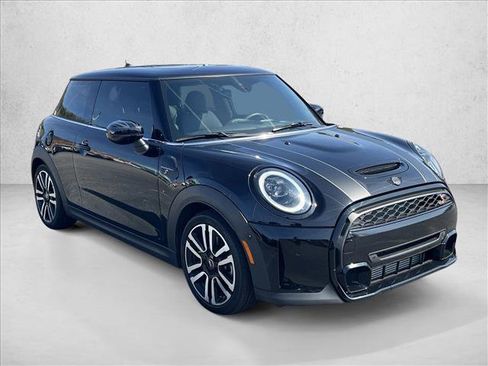 Used 2022 MINI Cooper S image 3