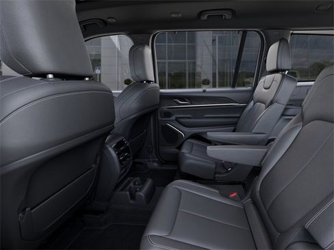 New 2025 Jeep Grand Cherokee L Limited w/ Luxury Tech Group II image 23