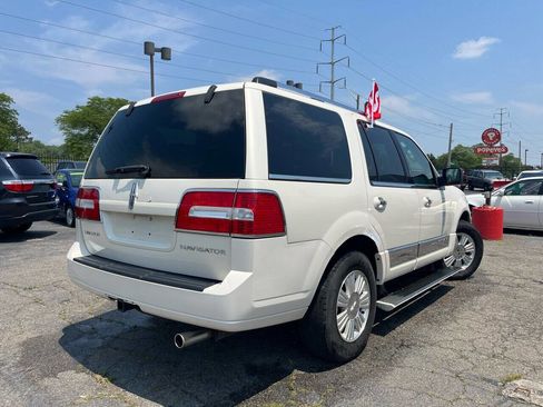 Used 2007 Lincoln Navigator Ultimate image 6
