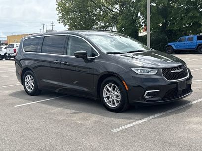 Used 2024 Chrysler Pacifica Touring-L