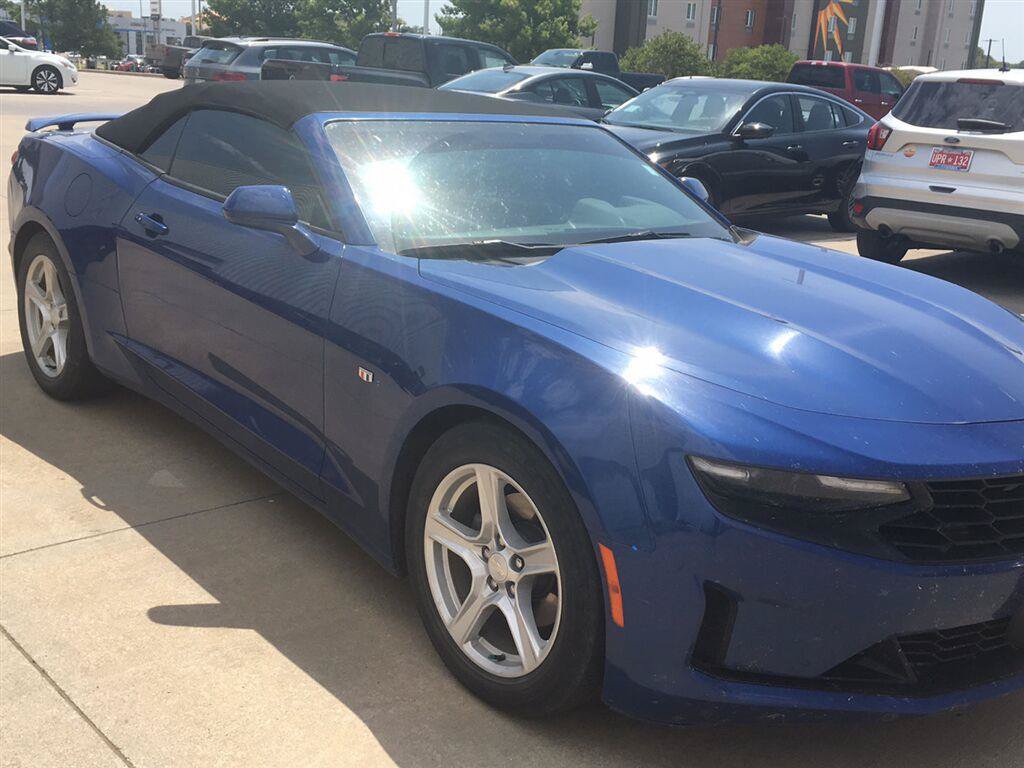 Used 2023 Chevrolet Camaro LT RWD image 8