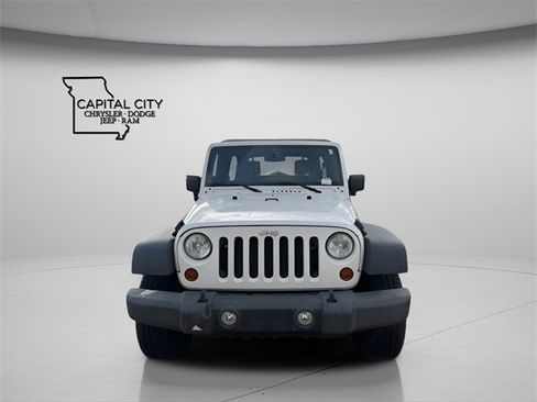 Used 2010 Jeep Wrangler Unlimited Sport image 2