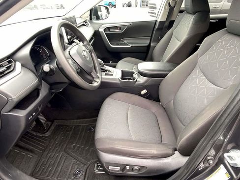 Used 2024 Toyota RAV4 XLE FWD image 15