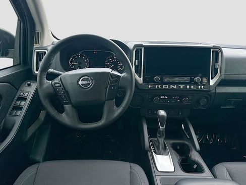 Used 2025 Nissan Frontier SV w/ SV Convenience Package RWD image 22