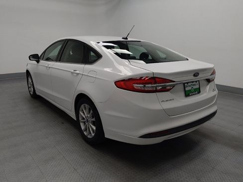 Used 2017 Ford Fusion SE image 5