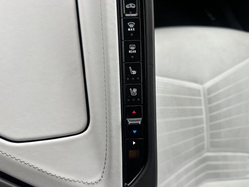 Used 2020 Chevrolet Corvette Stingray Premium Cpe w/ 3LT Preferred Equipment Group image 23