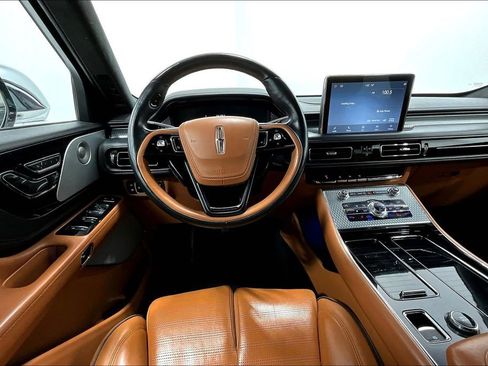 Used 2020 Lincoln Aviator Black Label Grand Touring w/ Class IV Trailer Tow Package image 7