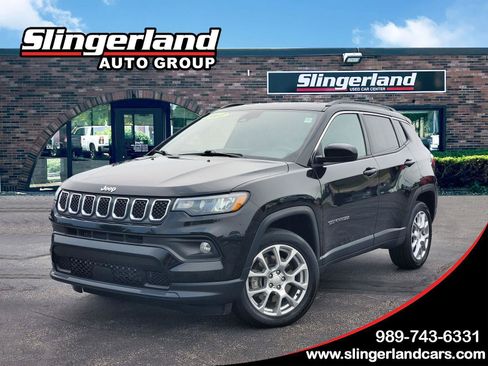 Used 2023 Jeep Compass Latitude AWD/4WD image 1