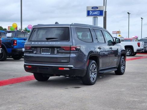 Used 2024 Jeep Wagoneer Series II w/ Flexible Seating Group image 5