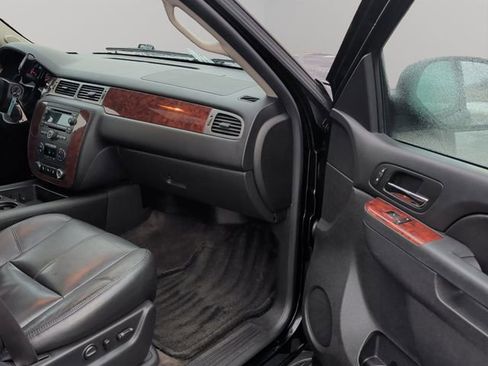 Used 2014 Chevrolet Tahoe LT w/ Luxury Package image 27