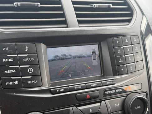 Used 2019 Ford Explorer XLT AWD/4WD image 5