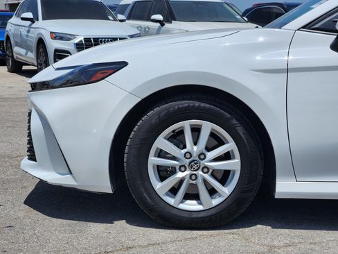 Used 2025 Toyota Camry LE FWD image 9