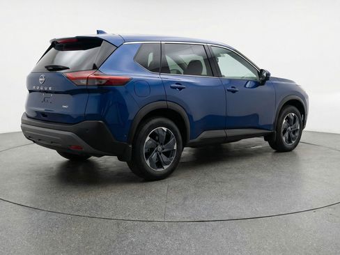 Used 2025 Nissan Rogue SV image 9