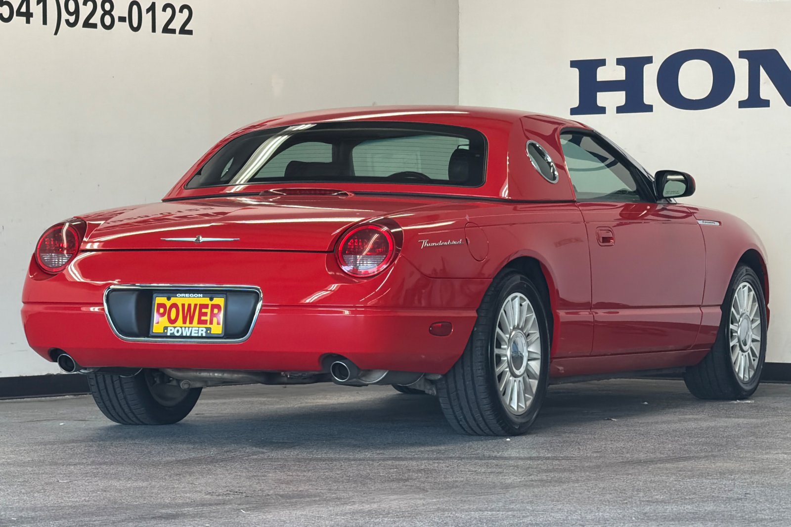 Used 2005 Ford Thunderbird RWD image 3