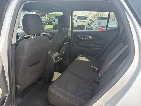 Used 2020 GMC Terrain SLE w/ Driver Convenience Package image 4