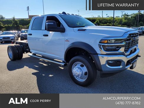 New 2025 RAM 4500 Tradesman w/ Safety Group image 16