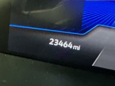 Used 2024 Volkswagen Tiguan Wolfsburg Edition image 18