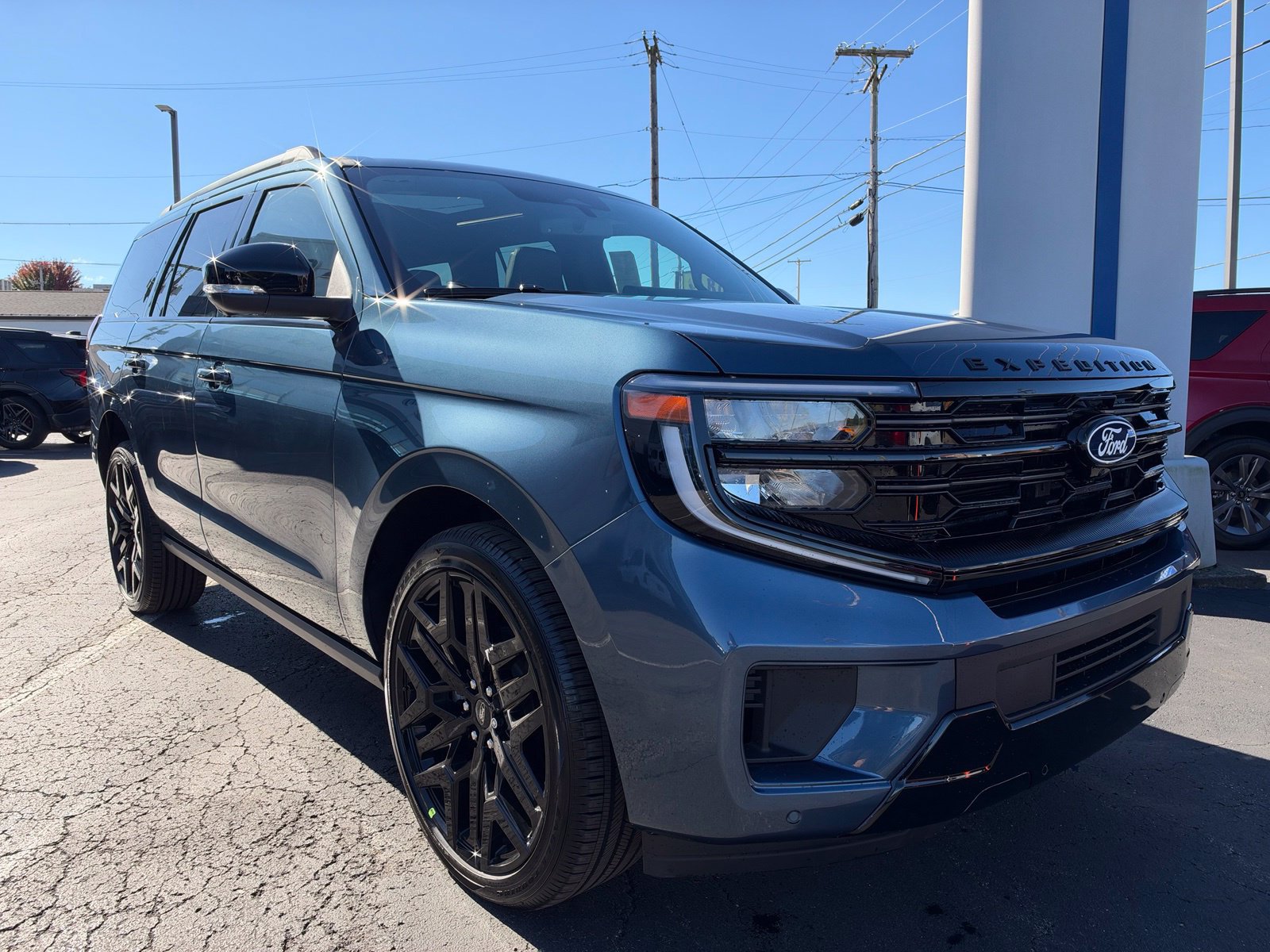 New 2027 Ford Expedition Platinum w/ Stealth Performance Package AWD/4WD image 6