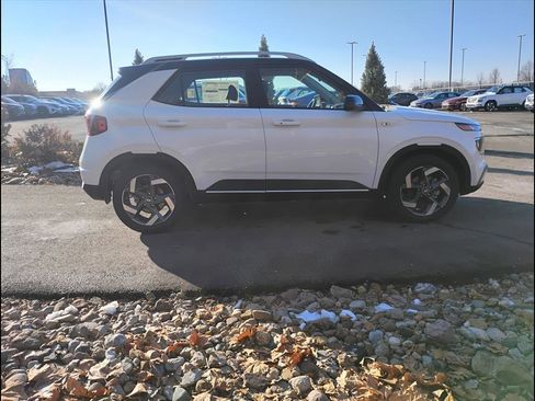 New 2026 Hyundai Venue SEL image 8