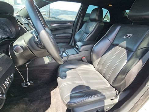 Used 2019 Chrysler 300 S w/ Safetytec Plus Group AWD/4WD image 10