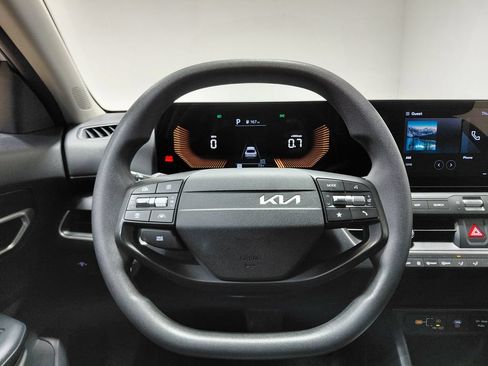 Used 2025 Kia K4 FWD image 29