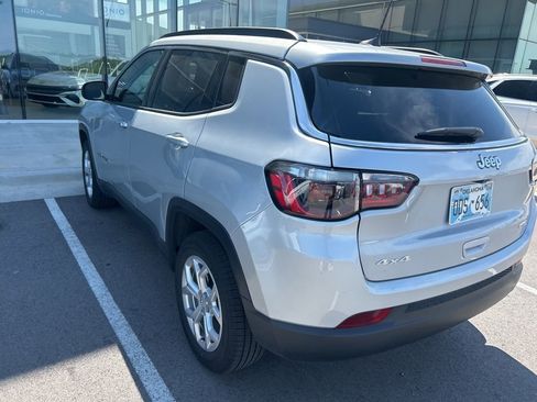 Used 2024 Jeep Compass Latitude AWD/4WD image 8