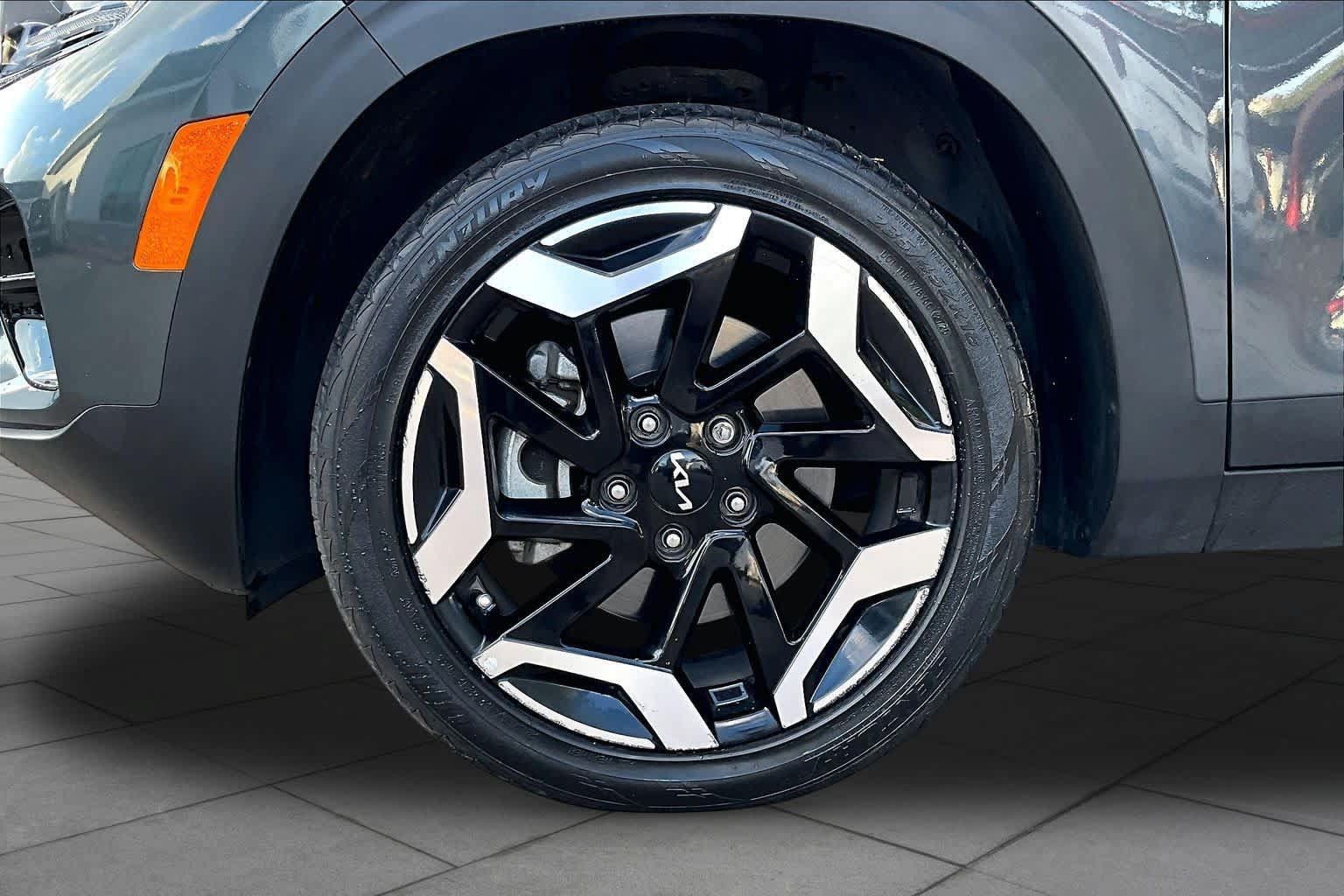Used 2024 Kia Seltos SX AWD/4WD image 11