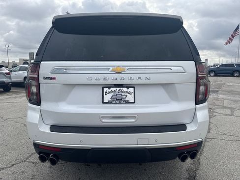 Used 2023 Chevrolet Suburban High Country image 4