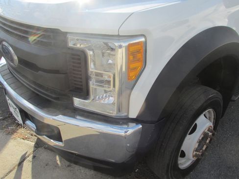 Used 2017 Ford F550 4x4 Regular Cab Super Duty image 9