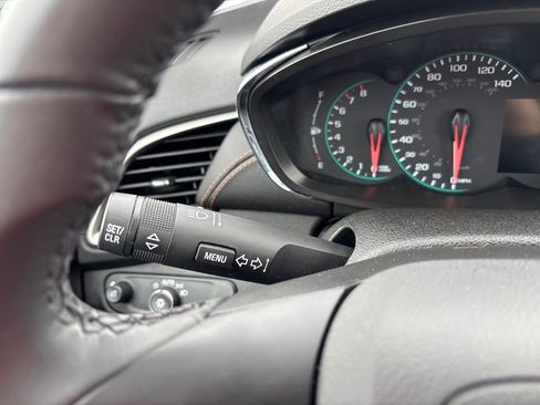 Used 2020 Chevrolet Trax LT w/ LT Convenience Package image 23