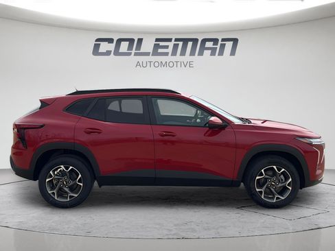 New 2026 Chevrolet Trax LT w/ LT Convenience Package FWD image 6