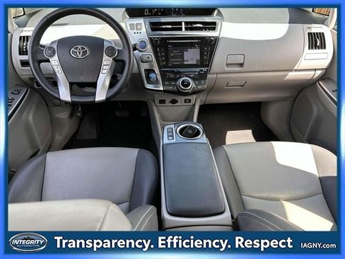 Used 2017 Toyota Prius V Four image 14