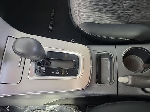 Used 2014 Nissan Sentra SV FWD image 32