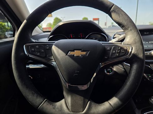 Used 2017 Chevrolet Cruze Premier FWD image 38
