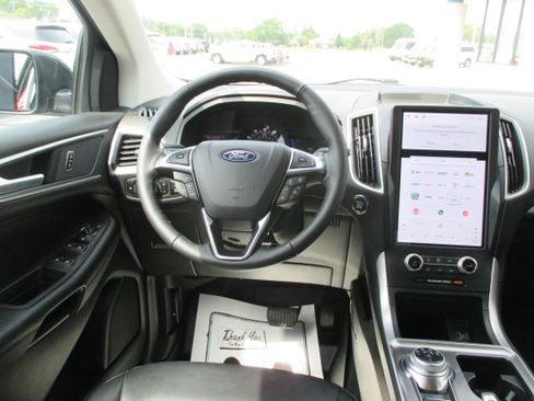 Used 2024 Ford Edge SEL w/ Convenience Package AWD/4WD image 12