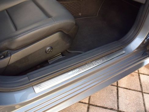 Used 2010 Mercedes-Benz E 350 4MATIC Sedan image 52