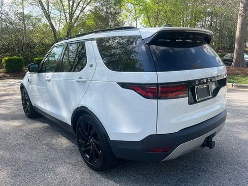 Used 2025 Land Rover Discovery S image 7