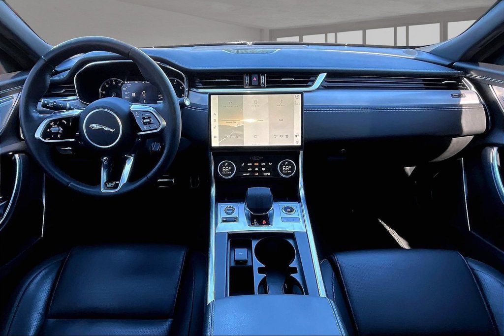 Used 2023 Jaguar XF R-Dynamic SE AWD/4WD image 16
