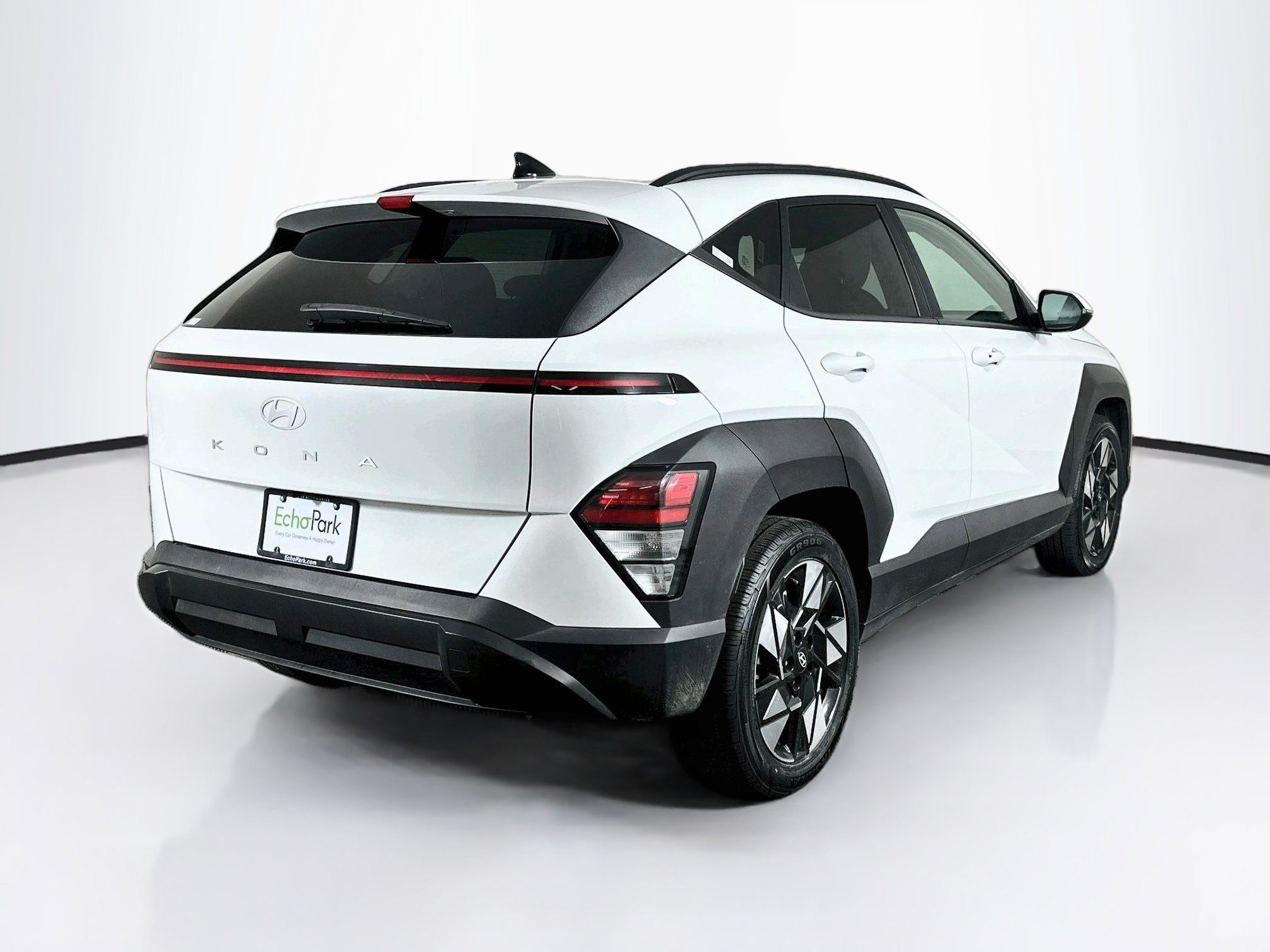 Used 2025 Hyundai Kona SEL FWD image 9